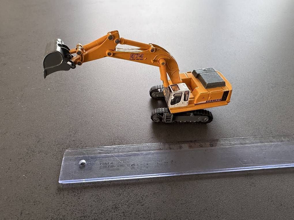 Modellbausätze & Standmodelle: SIKU Hydraulikbagger Liebherr – Gebraucht aus Chur von bb__5j2t 1