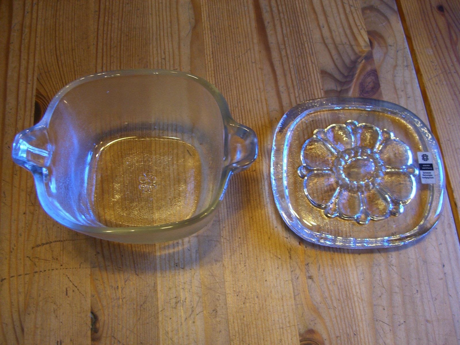 Bicchieri: hübsche Glasdose mit Deckel, CH Diamantglas handgegossen – Usato da Winterthur venduto da Gaia 3