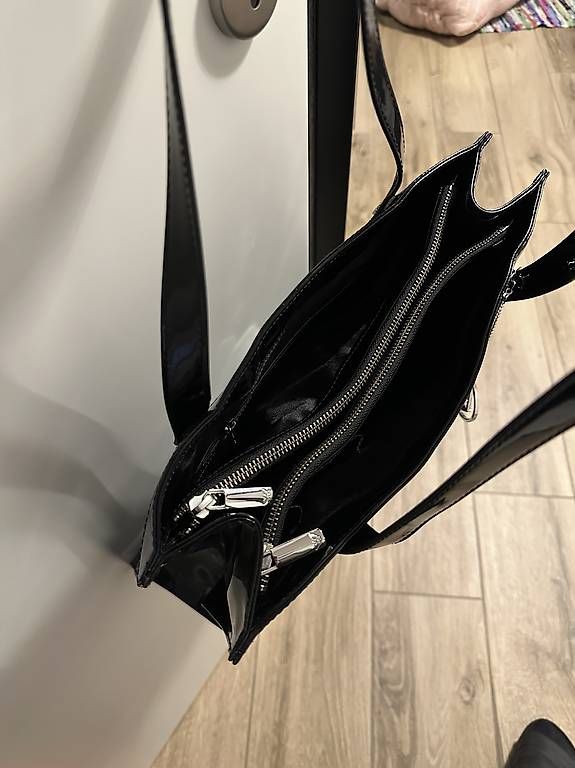 Taschen für Damen: Borsa Armani Jeans Originale in Nero Lucido – Gebraucht aus Rivera von Shey88 1