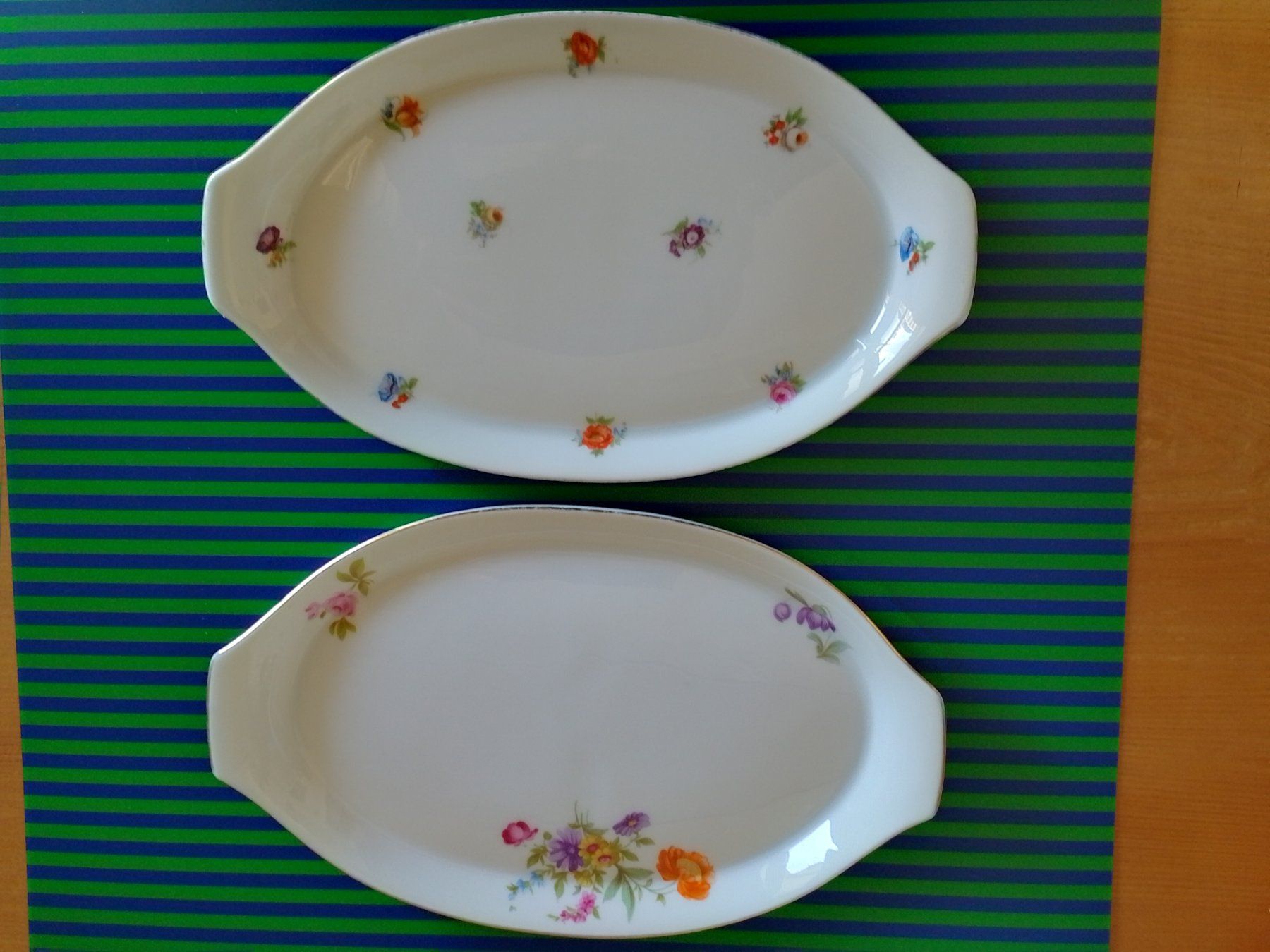 KPM Servierplatten: KPM 2x Serviertablett Schale Platte Blumenmuster Vintage !!! – Gebraucht aus Zürich von flora044