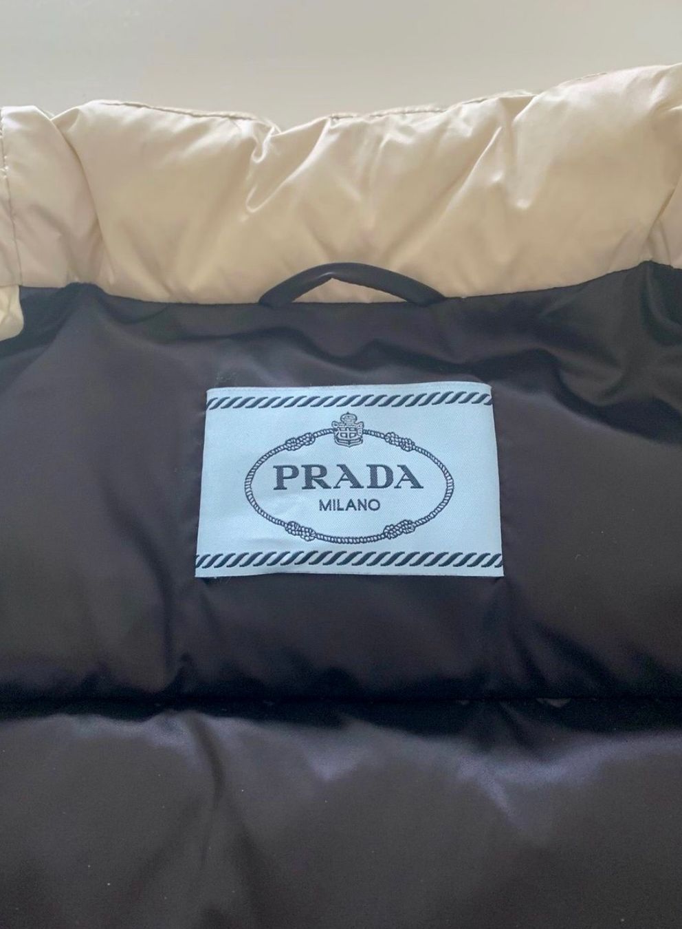 Prada Giacche: PRADA DAUNENJACKE \ M \ ORIGINAL – Usato da Zollikon venduto da ces-chic 8
