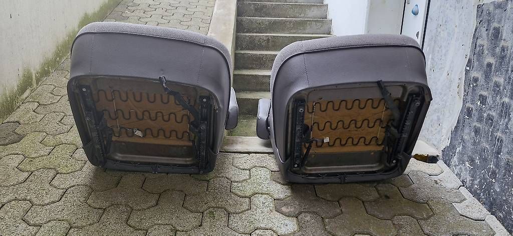 Tutti pezzi di ricambio auto: Hochlehner Dodge Ram Van – Usato da Messen venduto da Dodge1 2