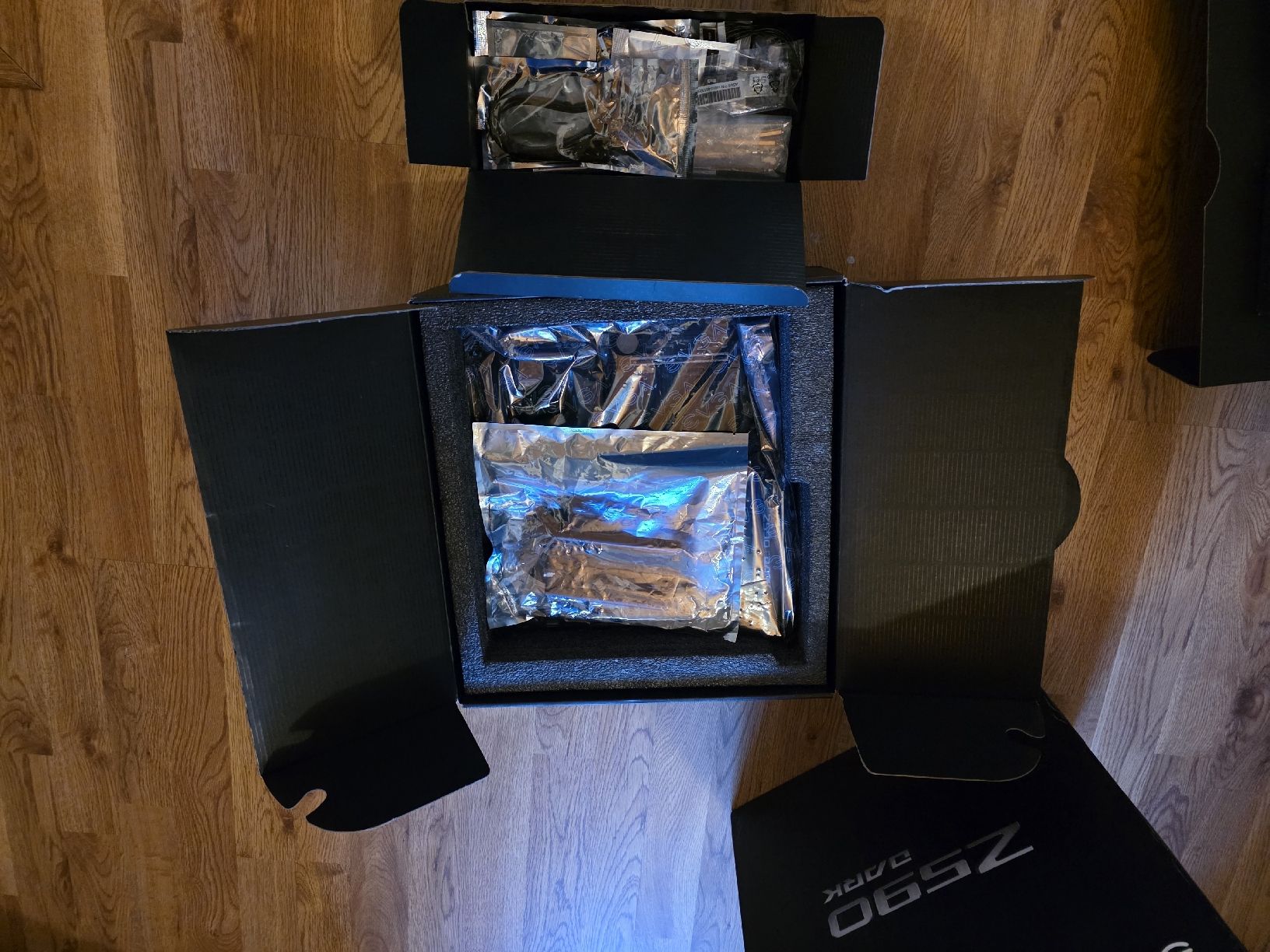 Schede madri: Rare EVGA Z590 Dark Box and Bundle – Nuovo (secondo la descrizione) da Cudrefin venduto da Jamy201289 4