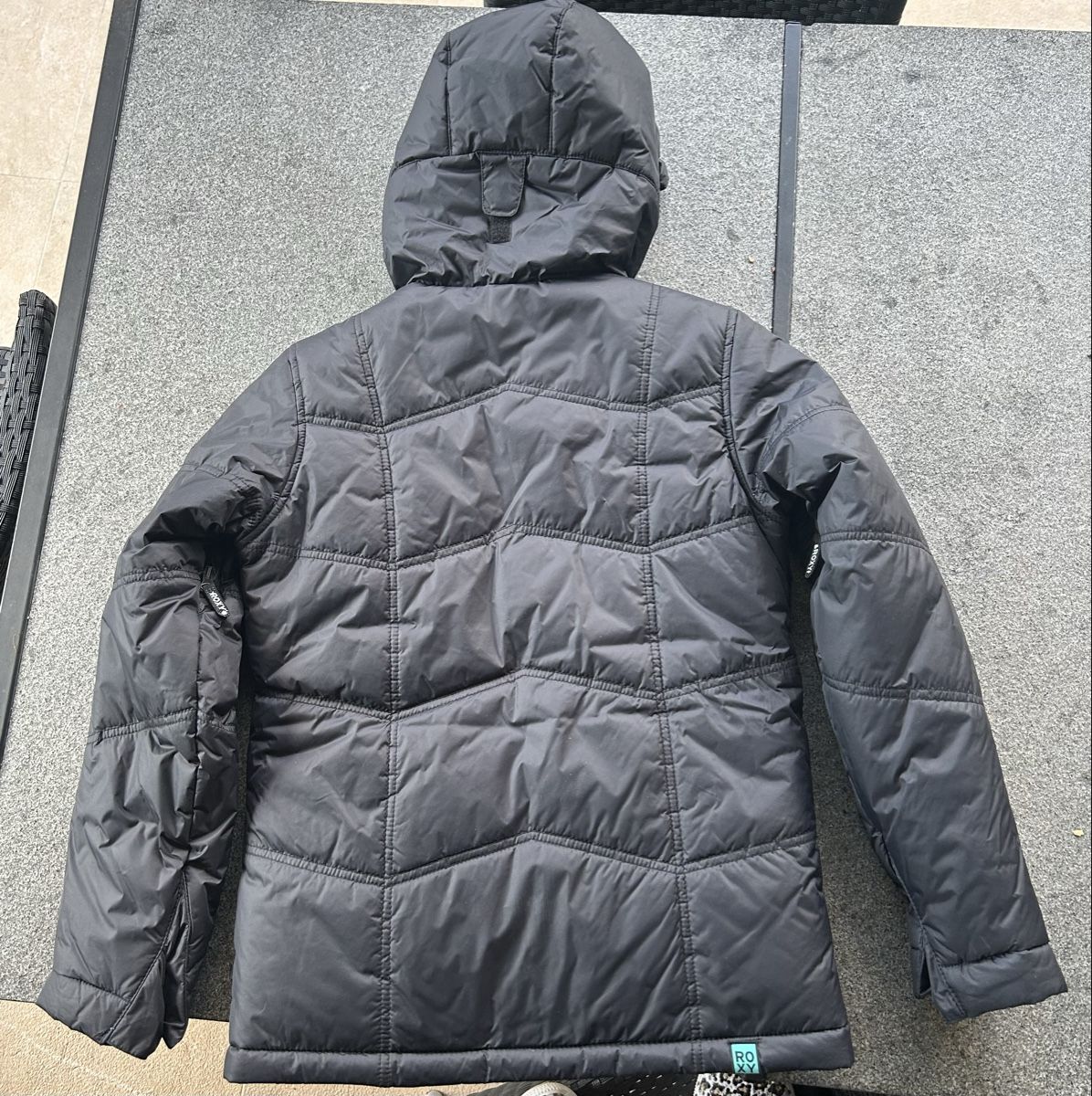 Roxy Jacken & Mäntel: Veste Roxy noire avec capuche neuve taille 152 – Neu (gemäss Beschreibung) aus Orsières von Maevalais 1
