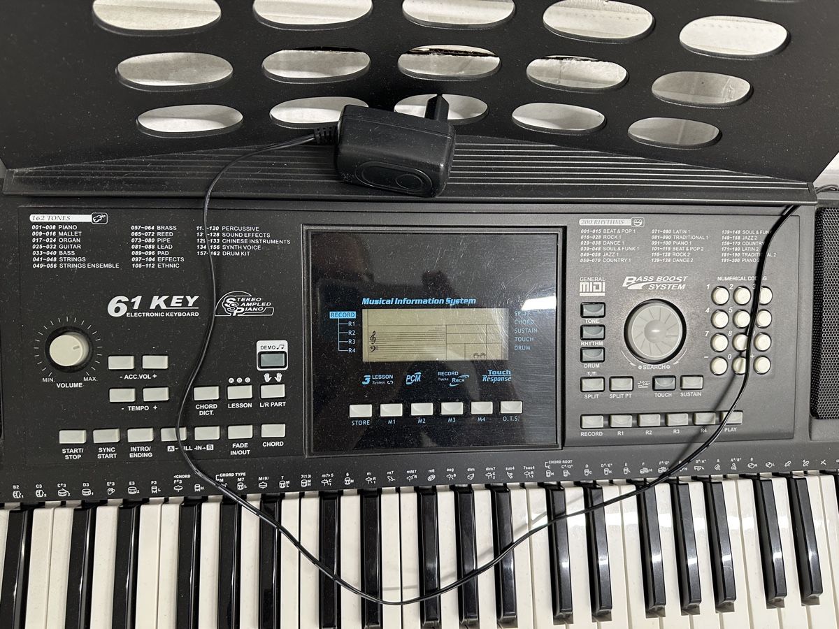 Musikinstrumente: Keyboard – Gebraucht aus Wetzikon ZH von lugis 1