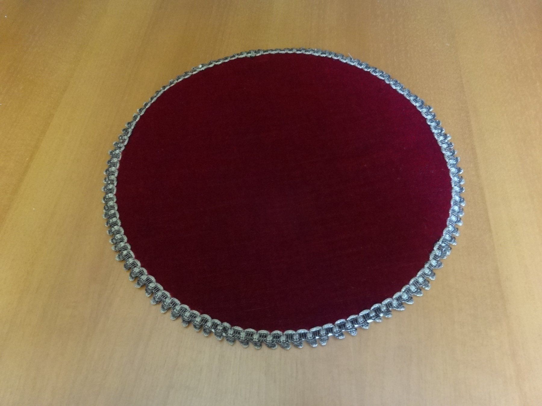 Tutte le decorazioni: Napperon velours bordeaux – Nuovo e nell'imballaggio originale da Biel/Bienne venduto da milamila02