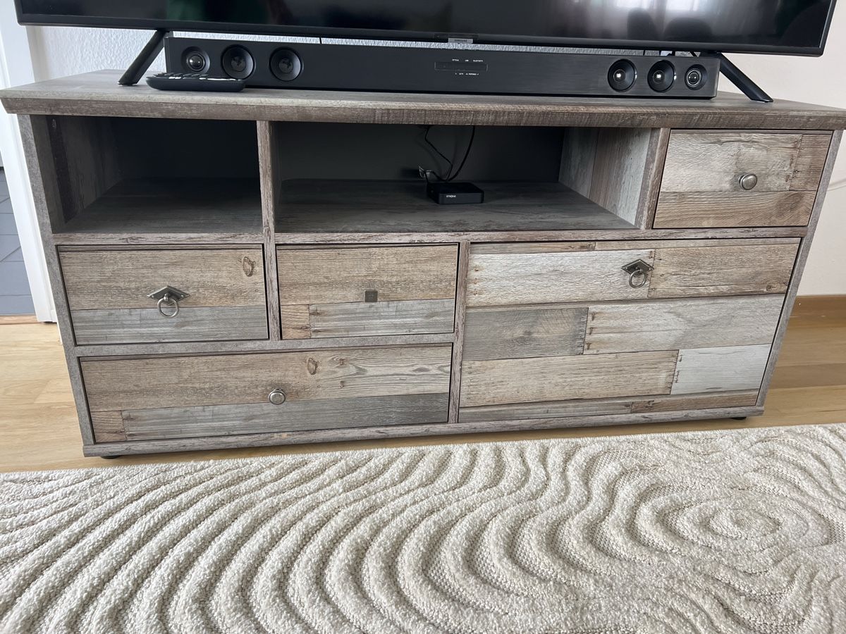 Mobili TV: TV Schrank Holz – Usato da Richterswil venduto da ang_2vks 1