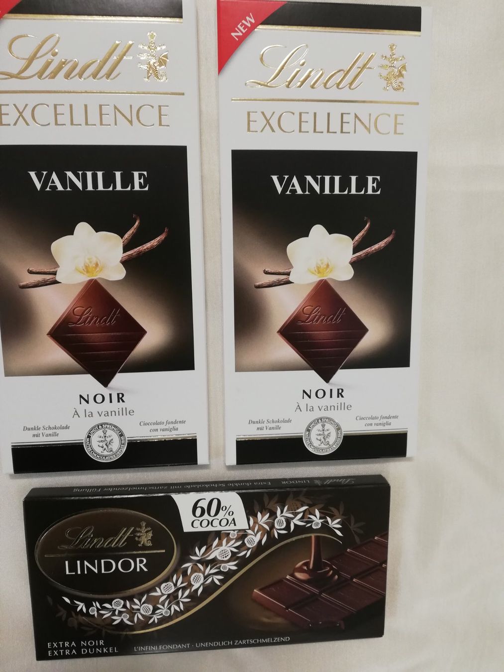 Lindt Cibi & Specialità: 3 Tafel Lindt Schoggi – Nuovo (secondo la descrizione) da Untersiggenthal venduto da Marlen59
