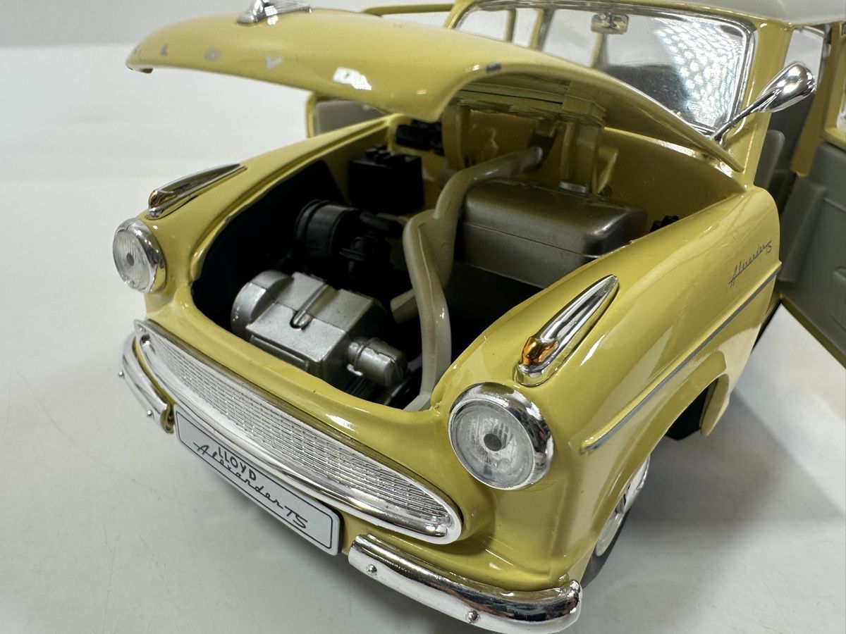 Revell Modellini d'auto: Lloyd Alexander TS 1:18, gelb, REVELL – Usato da Zofingen venduto da rf9_x2xt 8