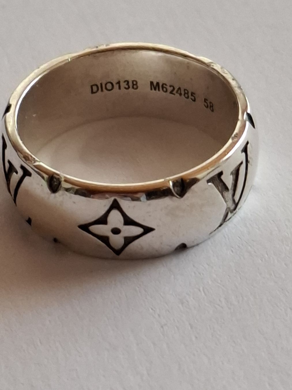 Louis Vuitton Anelli: Kleiner Louis Vuitton Ring Edelstahl – Usato da Riniken venduto da bro_slk8 2