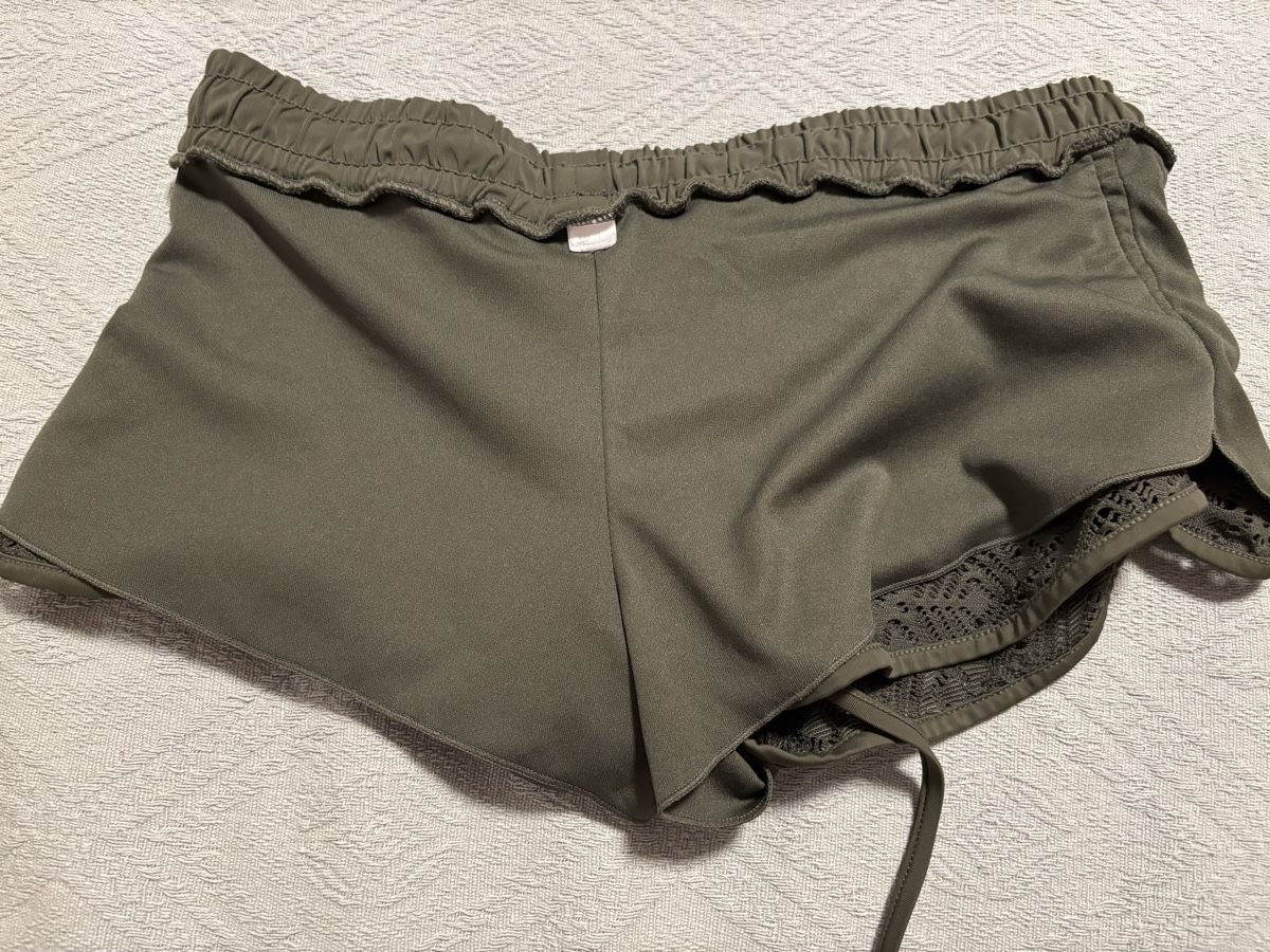 Pantaloni: Kurze Hose grün  – Usato da Kesswil venduto da Branca-01 8