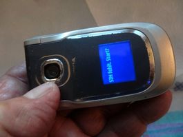 NOKIA 2760 ANTIK HANDYOHNE LADEGERAT.MIT KAMERA-LÄÜFT