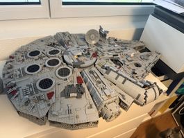 LEGO Star Wars Millennium Falcon 75192 UCS aufgebaut