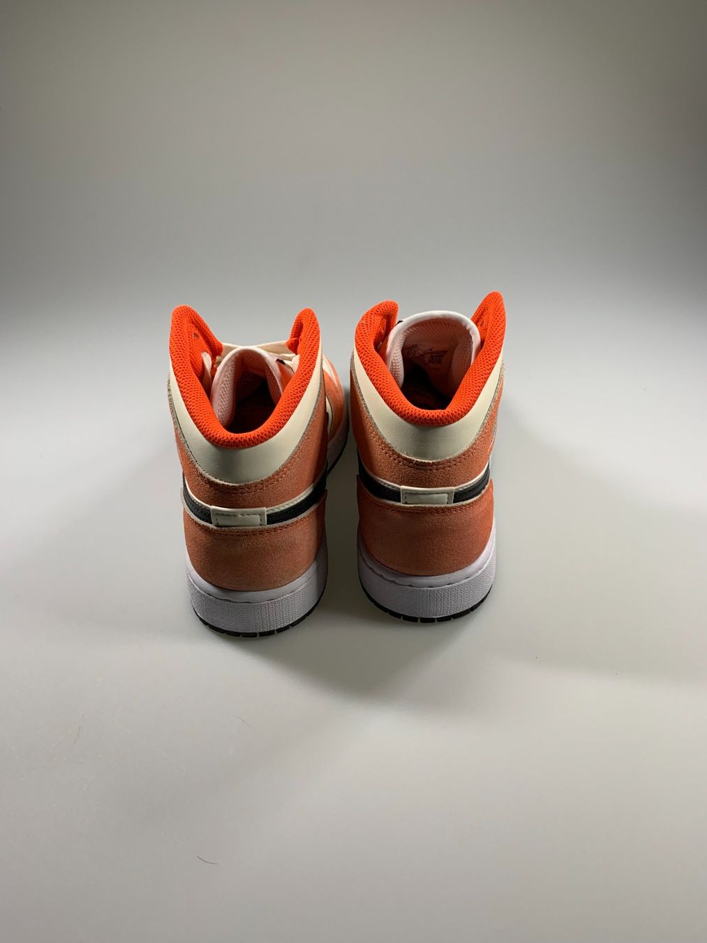 Scarpe da uomo: Jordan 1 Mid SE Suede Orange GS – Nuovo e nell'imballaggio originale da Thörishaus venduto da SnkrsVie 1