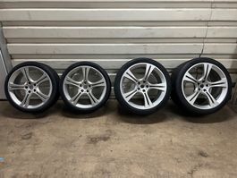 McLaren Alufelgen mit Sommerreifen