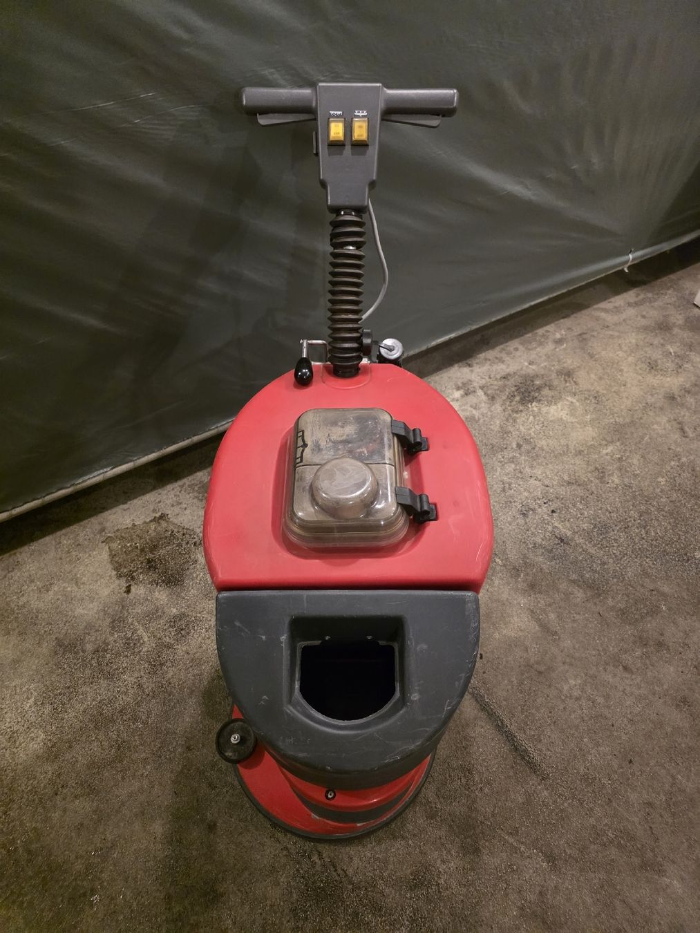 Cleanfix Tutte le macchine: SCHEUERSAUGMASCHINE CLEANFIX RA 430E # TASKI WETROK NILFISK – Usato da Zürich venduto da 5183840711 4