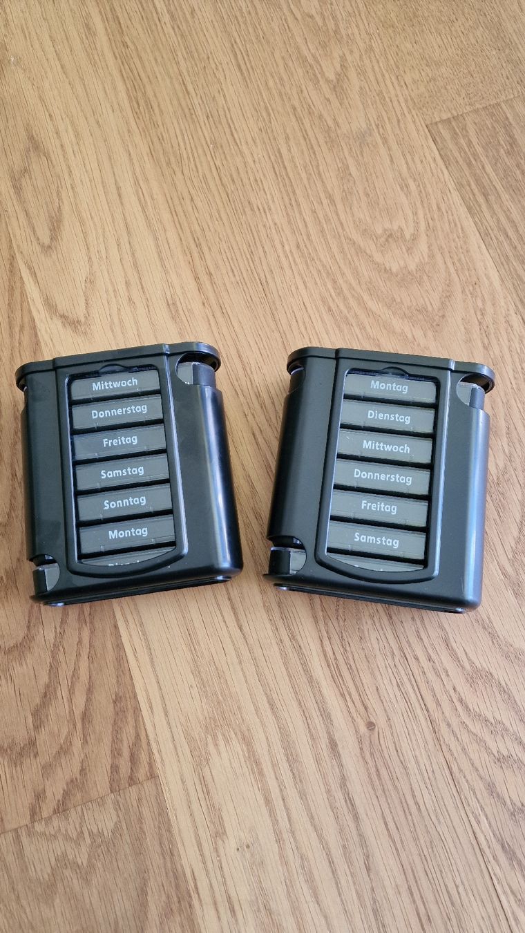 Contenitori & Simili: 2x Pillenbox/Medi Dispenser/Pillen Organizer/Tablettenbox – Nuovo (secondo la descrizione) da Urtenen-Schönbühl venduto da Saints67 2