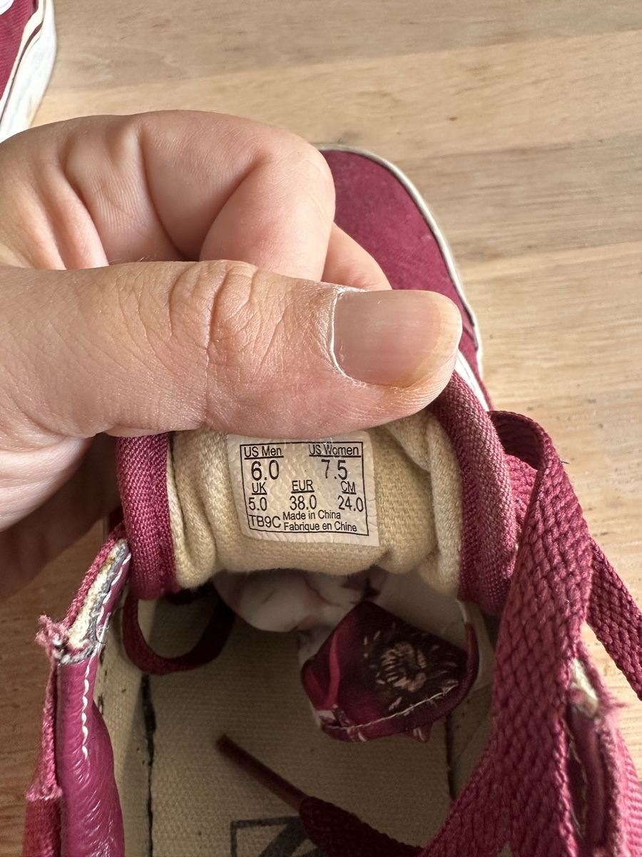 Vans Scarpe da donna: Vans Old Skool, Gr. 38, Rot – Usato da Winterthur venduto da whatdreamz 4