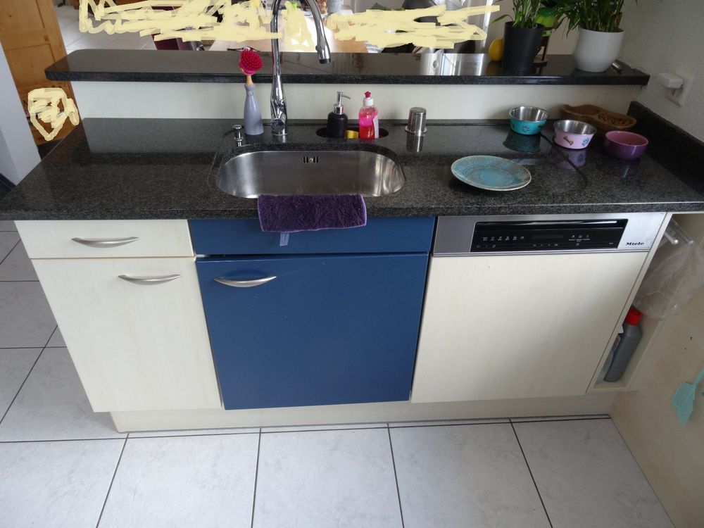 Gebrauchte Küche mit Granitabdeckung 9m lang inkl. Geräte Kaufen auf