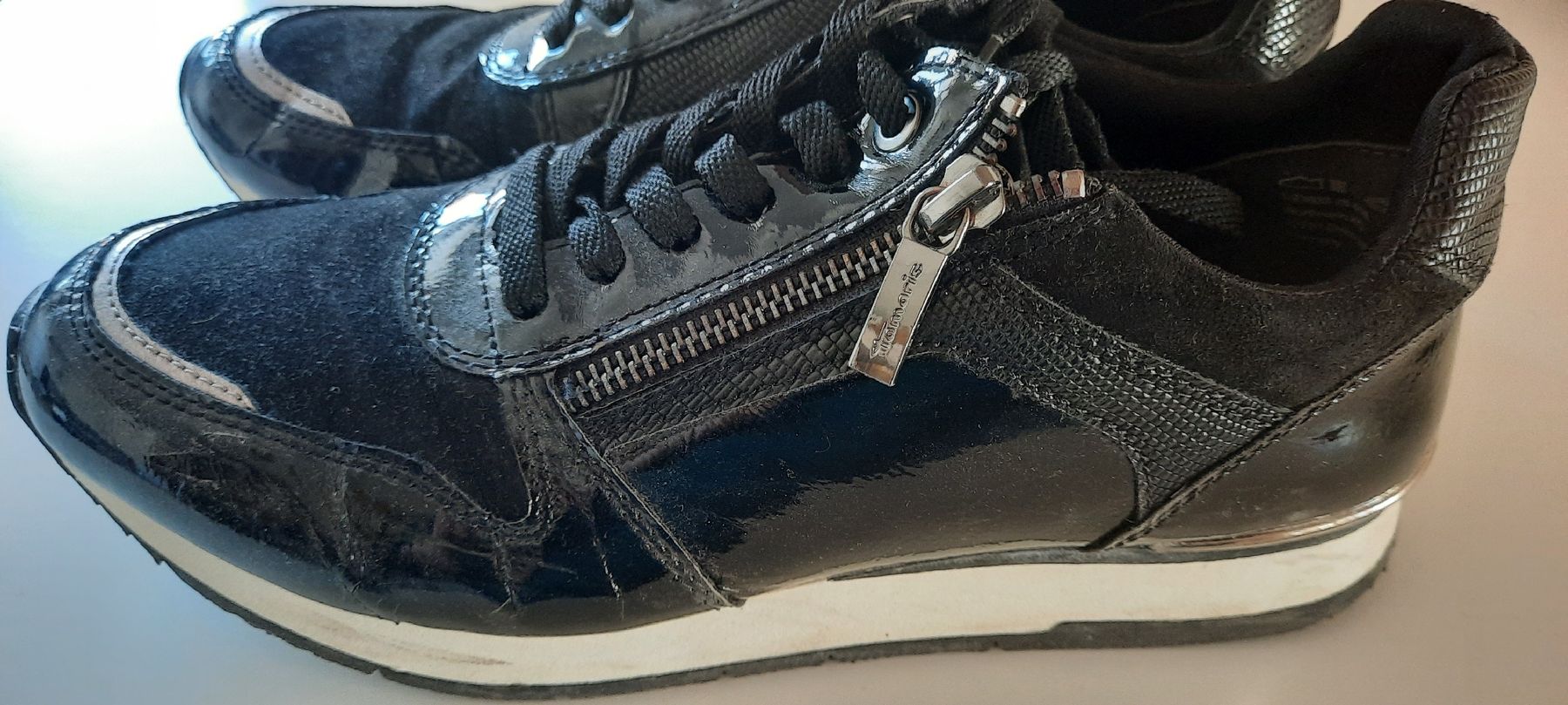 Tamaris Damenschuhe: ***TAMARIS*** Sneakers schwarz-glänzend Gr 40 – Gebraucht aus Wädenswil von H2H_Secondhandshop 4