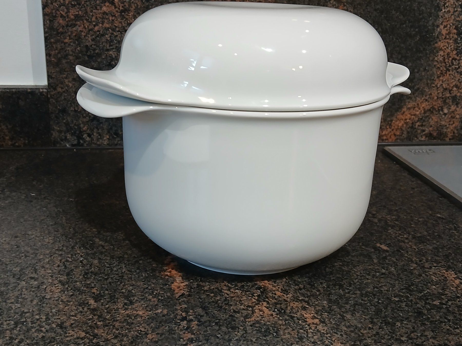 Hutschenreuther Ciotole: Hurtschenreuther Suppenschüssel mit Deckel – Usato da Ormalingen venduto da ormabey