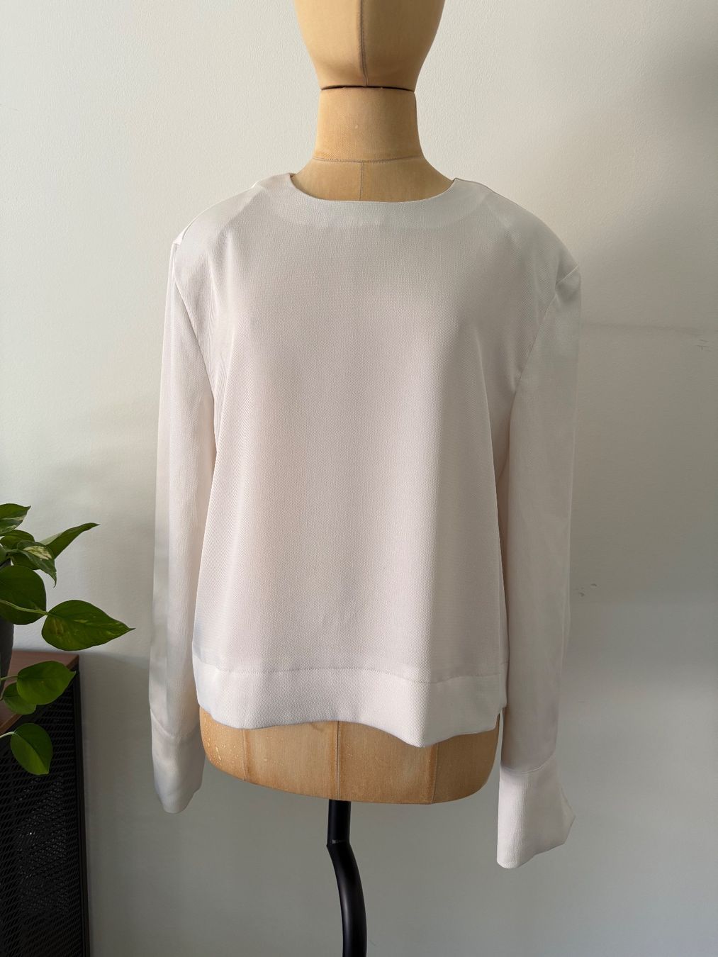 H&M Camicette: H&M Bluse Creme M Schulterpolster Elegant Langarm – Usato da Lugano venduto da rebecca.wardrobe 1