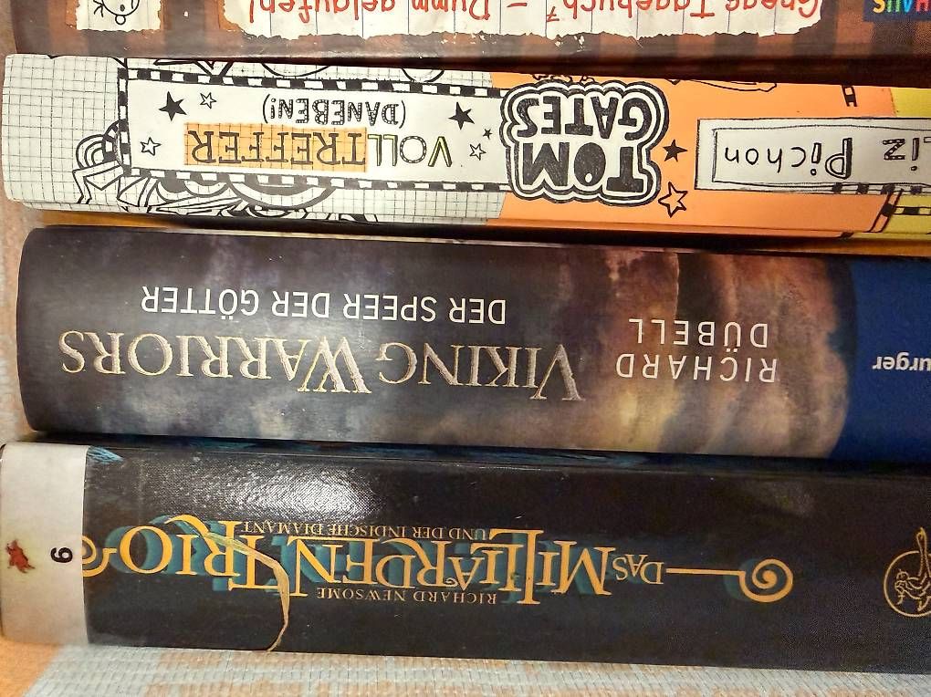 Libri: Kinder buchen  – Usato da Menzingen venduto da lua123 3