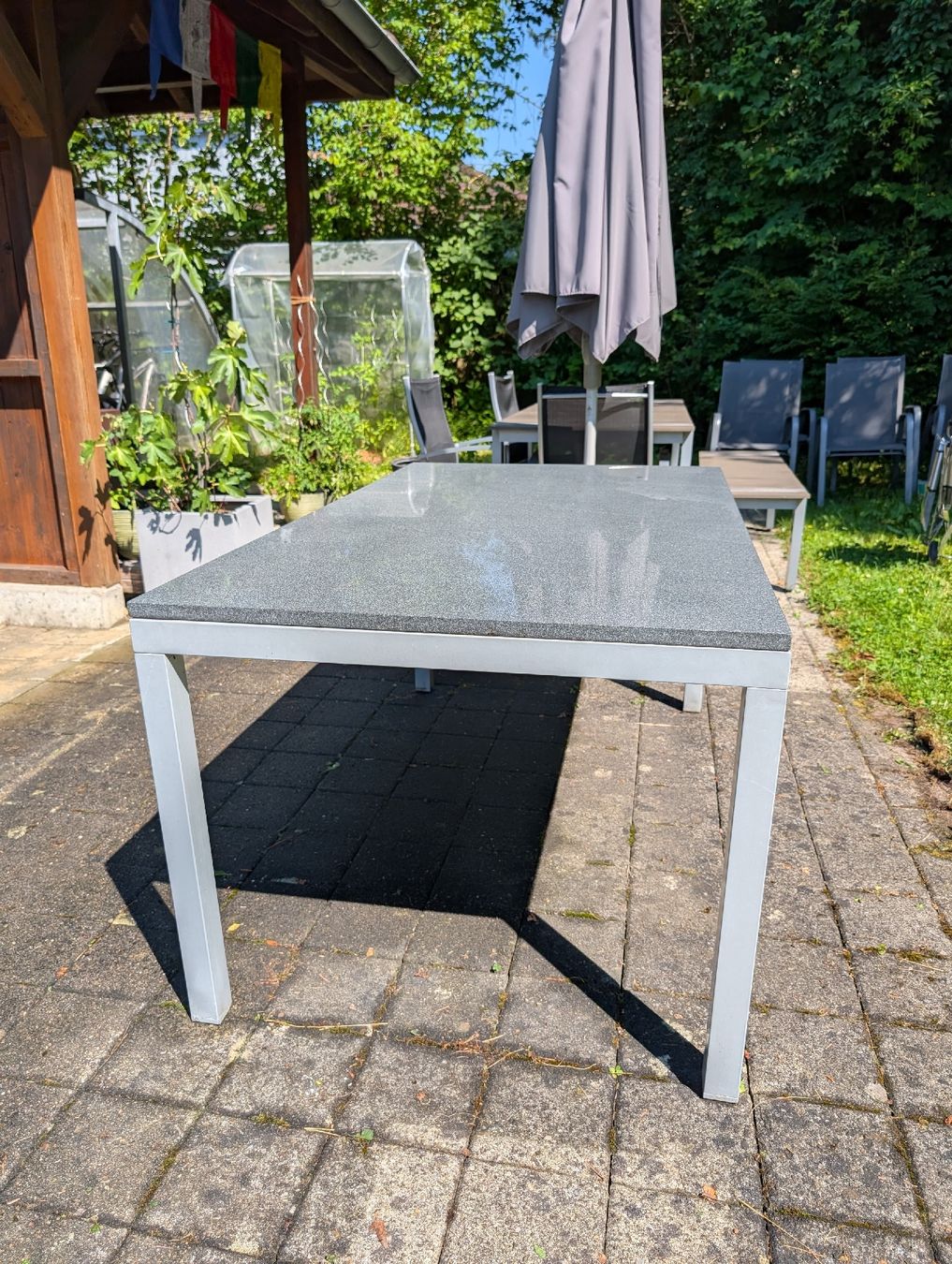 Tische: schöner Gartentisch mit Granitstein – Gebraucht aus Rotkreuz von crumble 1