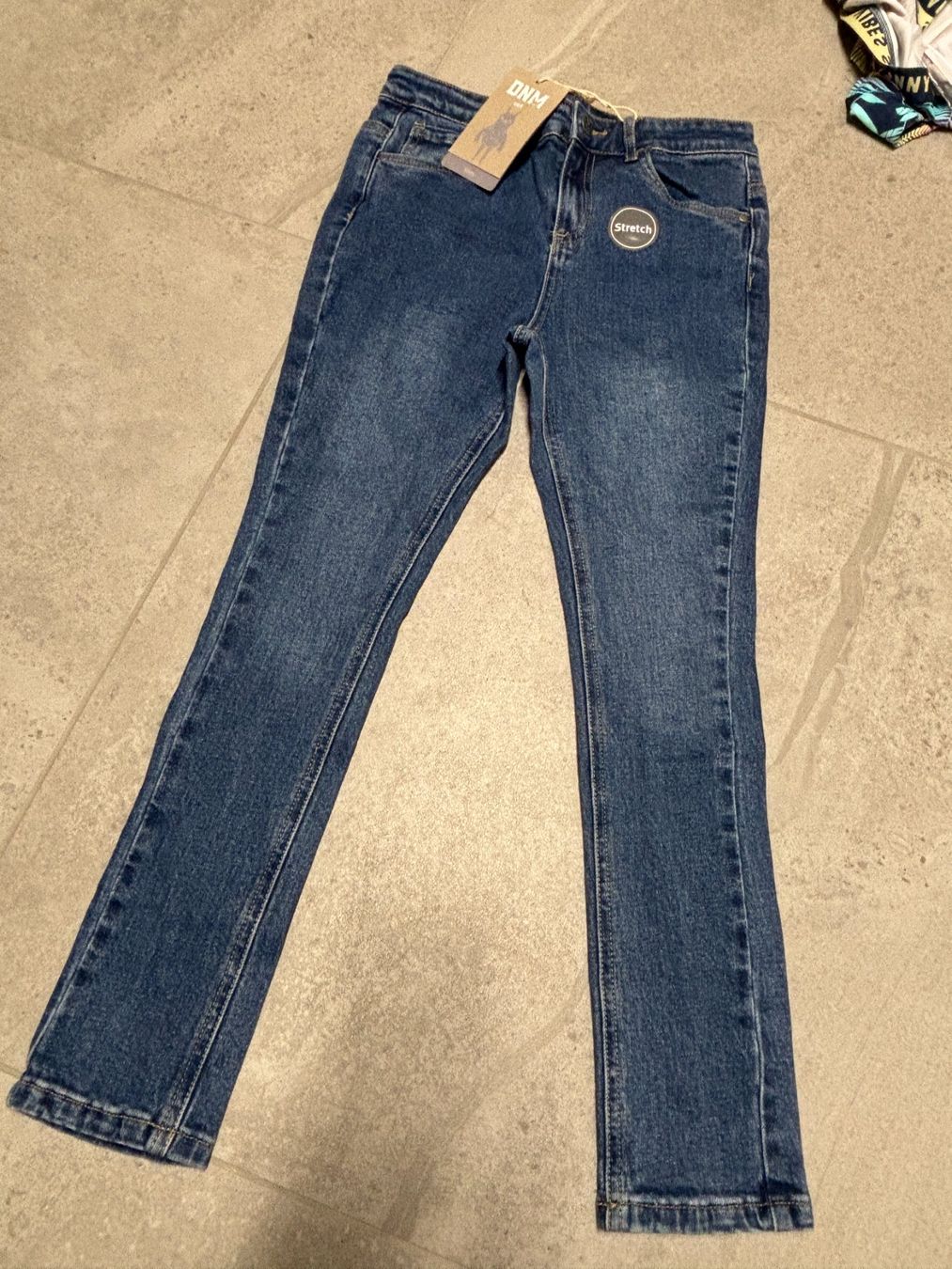 Pantaloni: Jeans stretch taille 140 neuf – Nuovo (secondo la descrizione) da Salvenach venduto da gwenwywar