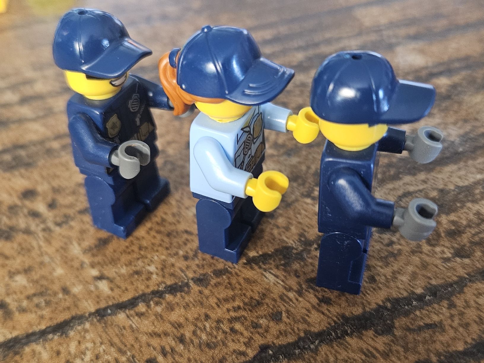 Lego Kit di costruzioni: lego lot de 3 figurines  – Usato da Confignon venduto da Ecrofigs 3