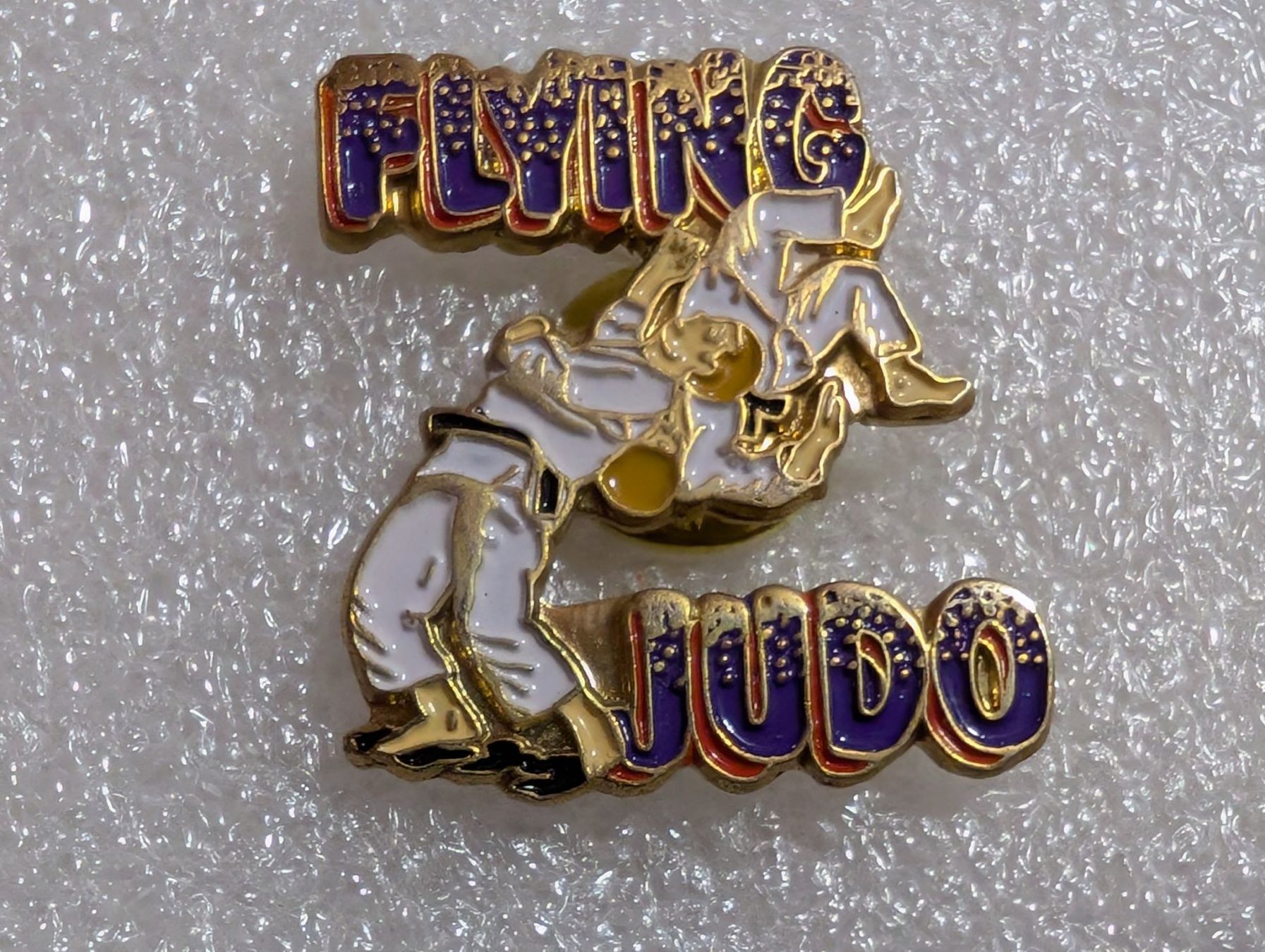 Plaketten & Abzeichen: Ansteckpin 224: Flying Judo – Gebraucht aus Oppligen von Pin-Fall-Shop