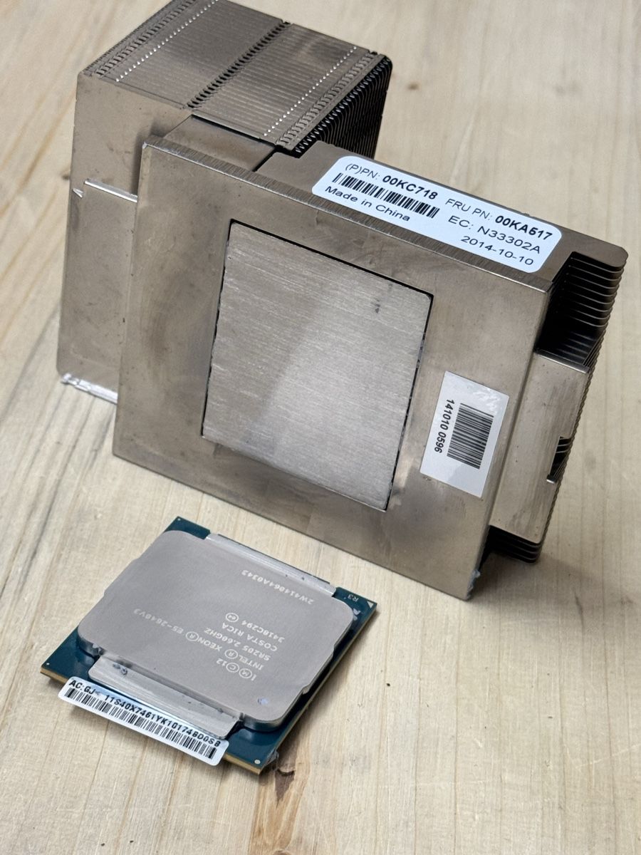 Intel Componenti elettronici: 2 Intel Xeon E5-2640V3 CPU - Leistungsstark & Zuverlässig – Usato da Stachen venduto da ITHardware