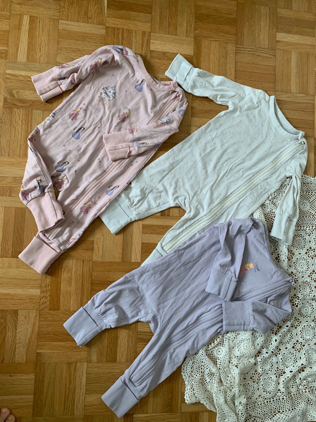 H&M Pigiama & Simili: 3 Pyjamas Gr. 62/68 – Usato da Moutier venduto da chDuplessy