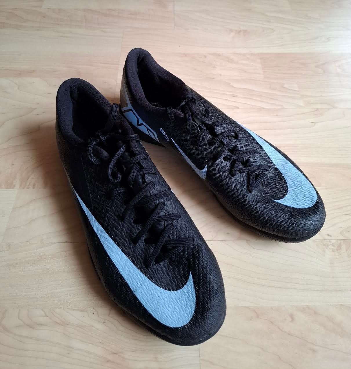 Adidas Scarpe da uomo: Fussball Schuhe "Nike Air Zoom" (Grösse 42 oder US 8.5) – Usato da Bischofszell venduto da icubus69
