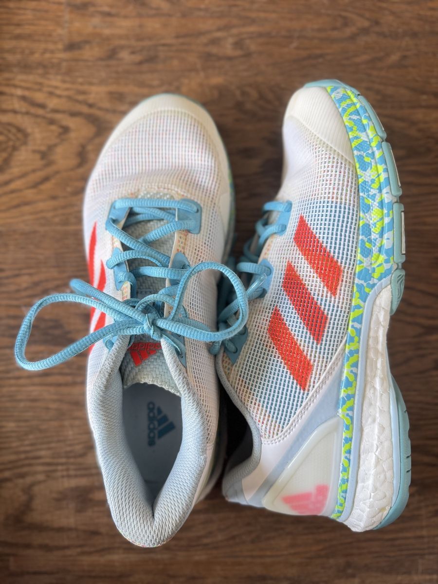 Adidas Scarpe da uomo: Adidas Hallenschuhe, Grösse 40, gebraucht – Usato da Schwyz venduto da Manuvolley80