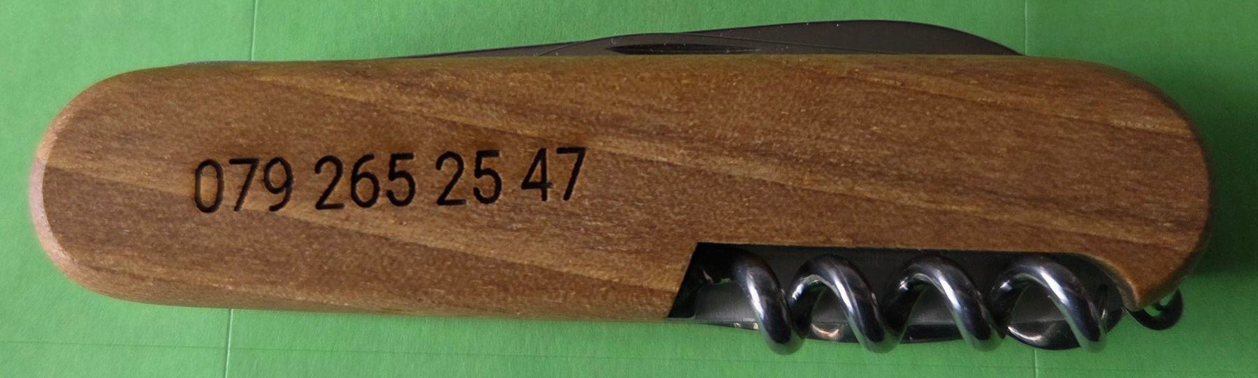 Victorinox Coltelli tascabile: Victorinox Huntsman M.Rebmann - Bagger & Tiefbau hell – Nuovo (secondo la descrizione) da Gossau SG venduto da tenerife11 2