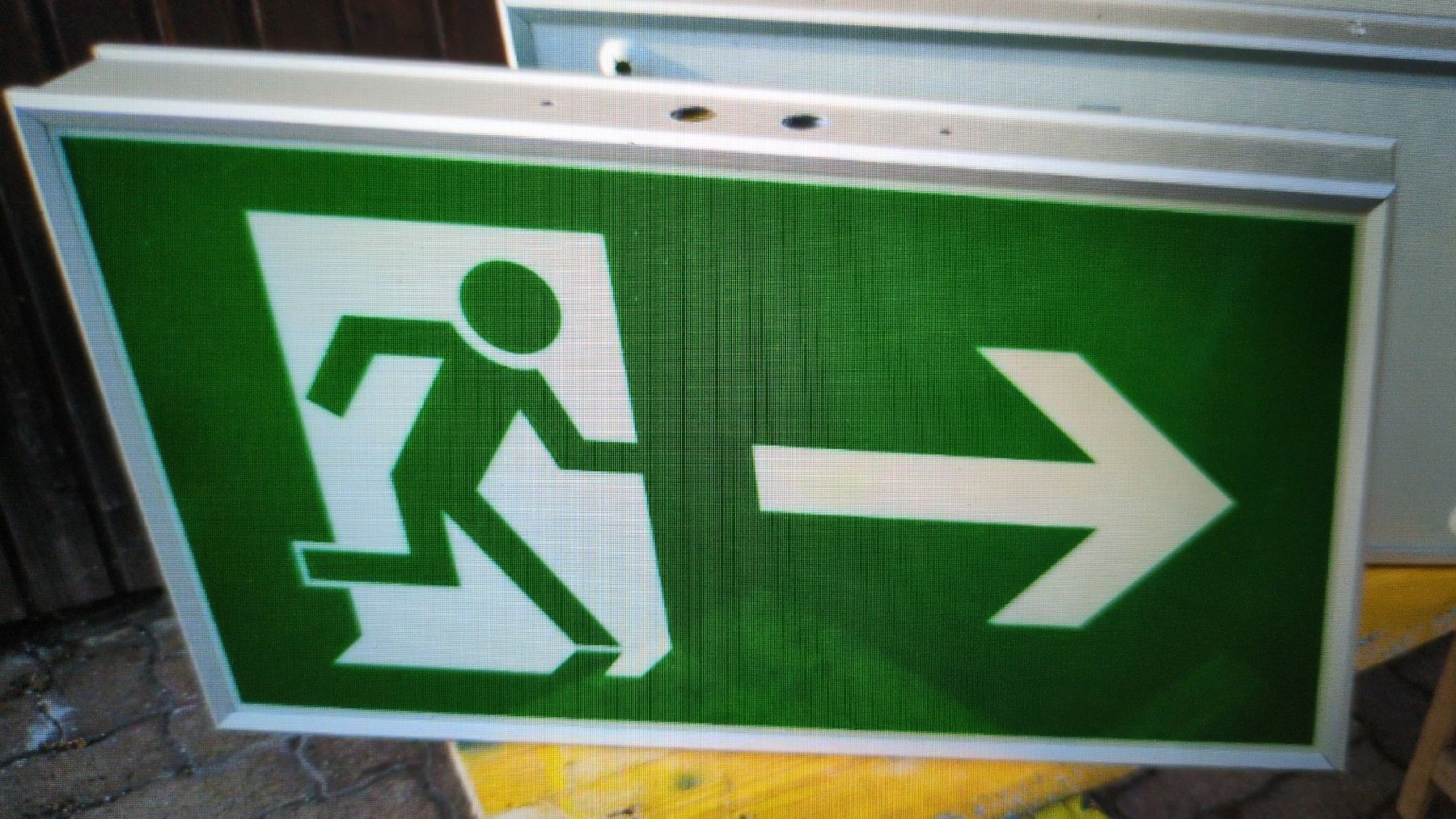 Lumatek Lampade: Lumatec Notausgangsleucht Led – Usato da Schaffhausen venduto da max_c62l