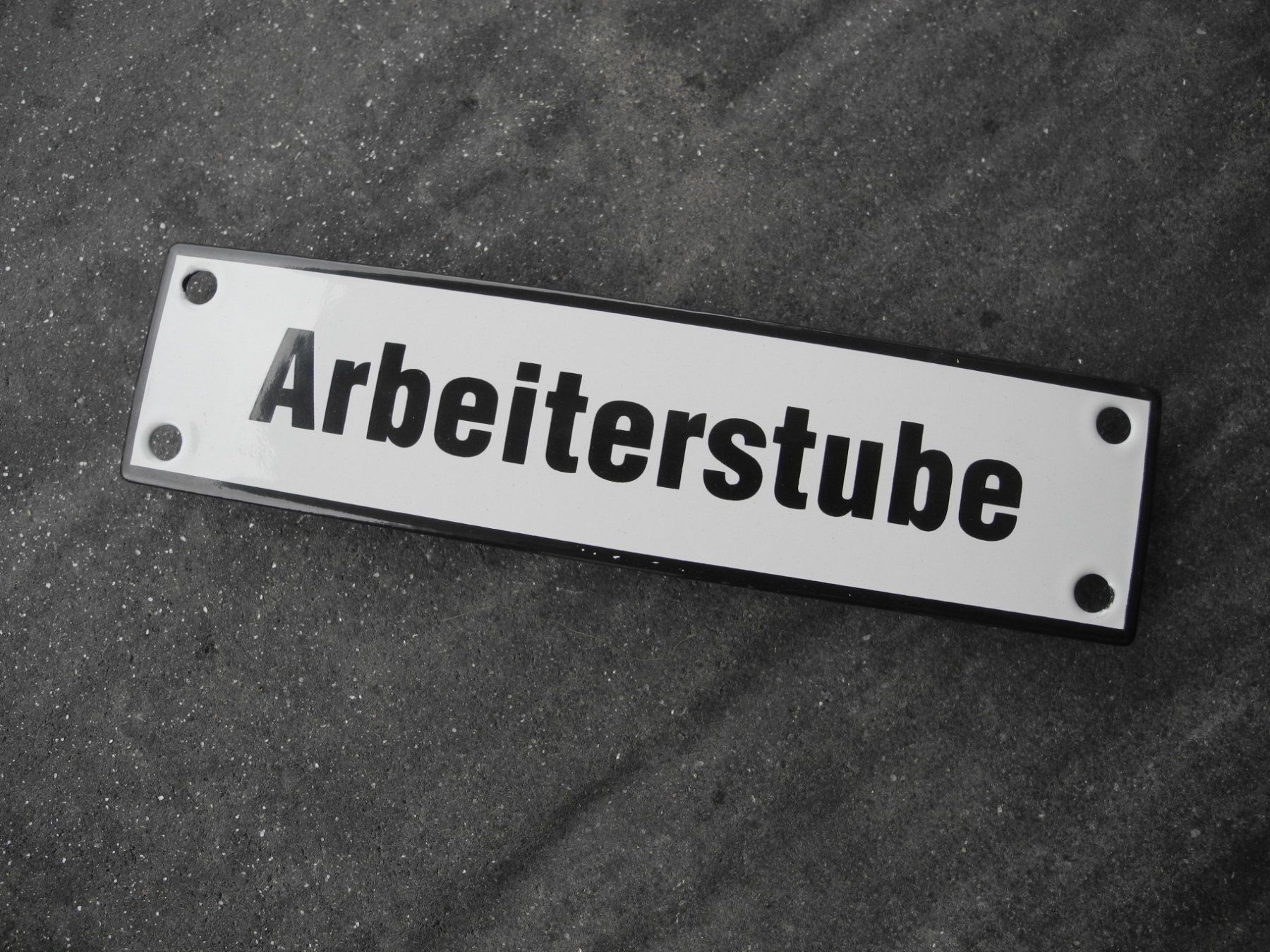 Insegne: ARBEITERSTUBE – Nuovo (secondo la descrizione) da Reinach AG venduto da Huckleberrysix