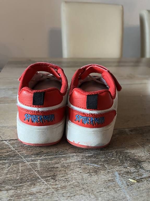 Scarpe per ragazzi: Chaussures Spiderman 30-31 – Usato da Préverenges venduto da Dani_La_Brocante 1