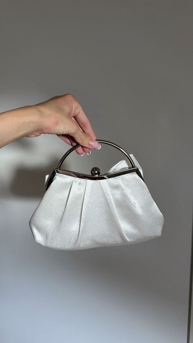 Taschen für Damen: Abendtasche mit Schleife neuwertig – Neu (gemäss Beschreibung) aus Weiningen ZH von Jeolina 1