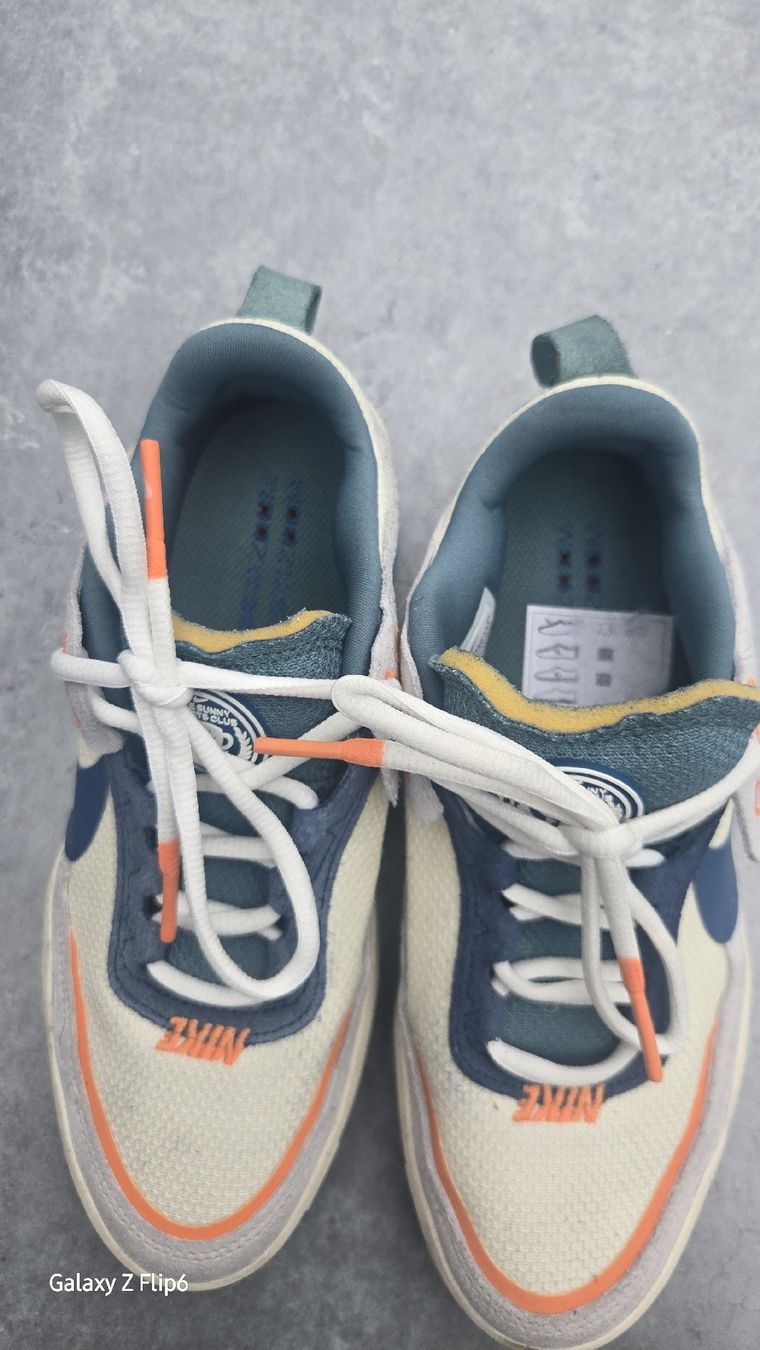 Nike Schuhe für Jungen: Nike Schuhe Gr. 36.5 – Gebraucht aus Zürich von Deesay 1