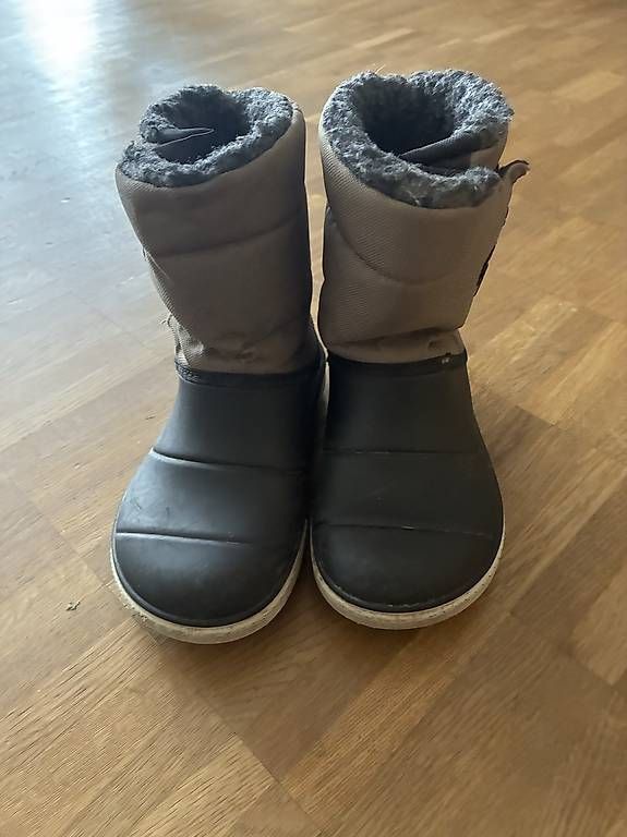 Scarpe per ragazzi: Winterstiefel grösse 28/29 – Usato da Zürich venduto da Majatzki 1
