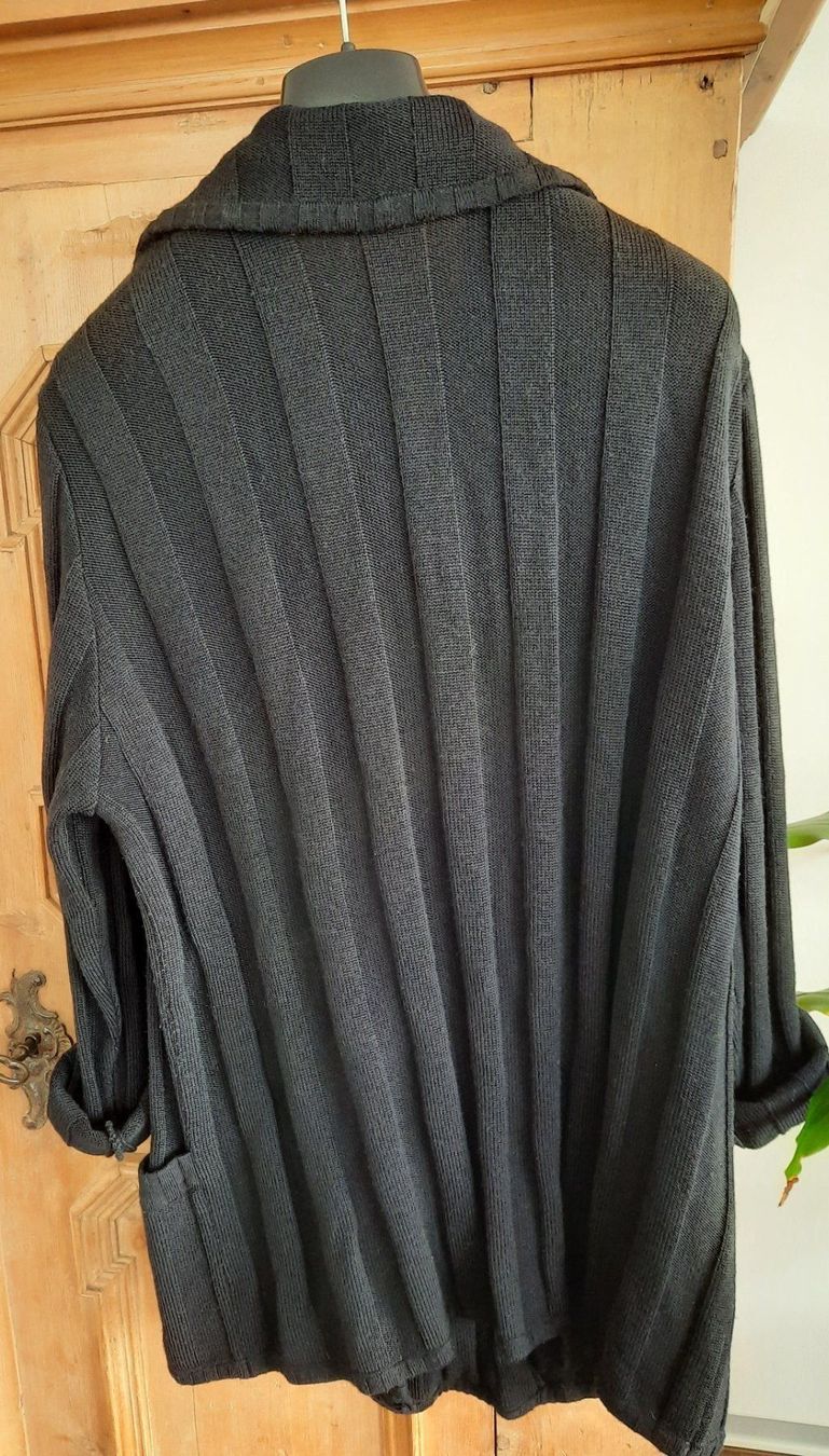 Jacken: modische Strickjacke /Mantel mit Knöpfen – Gebraucht aus Herrliberg von AlexandraBopp 2