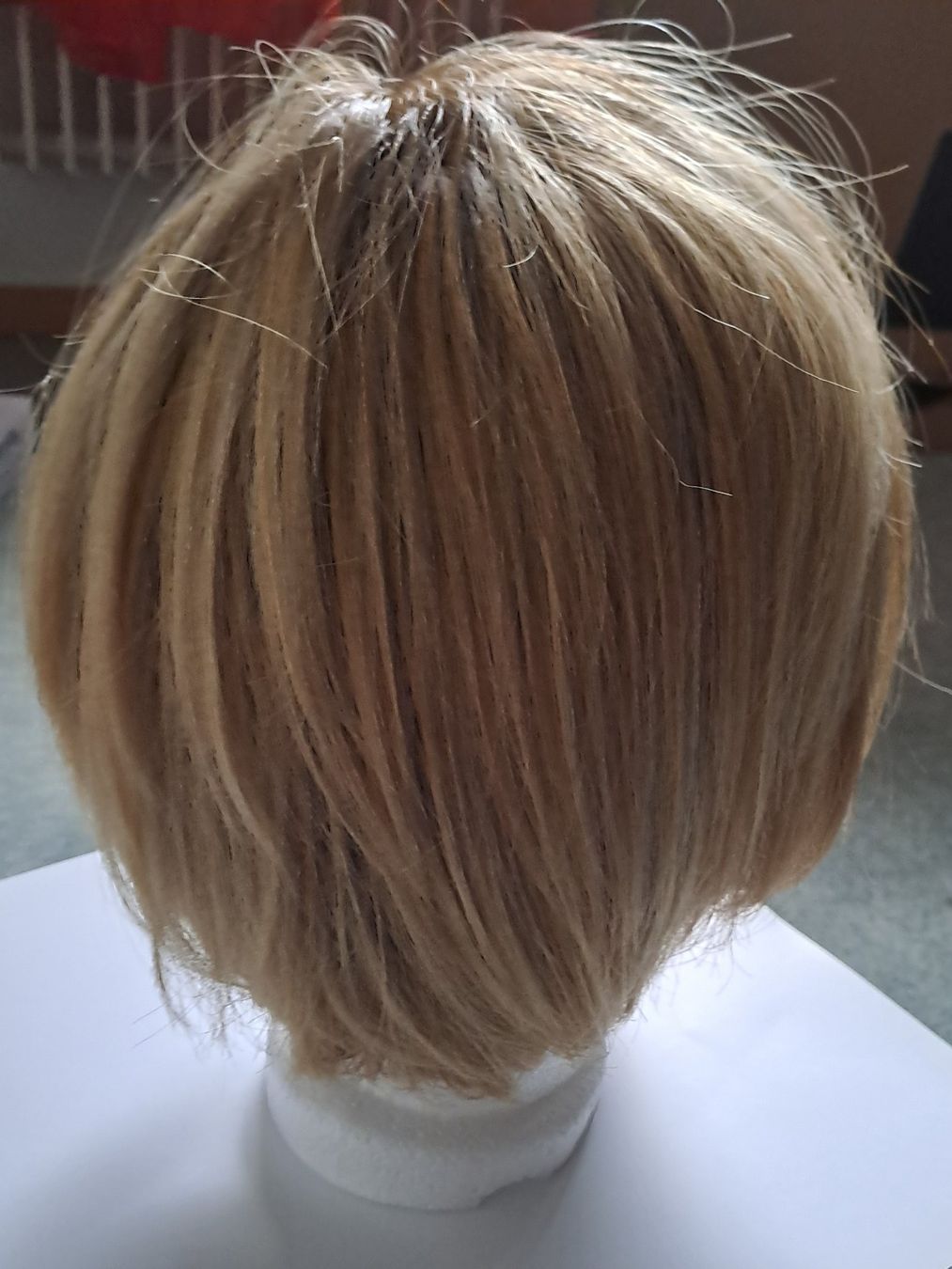 Perücken: Kurze Damenperücke blond – Gebraucht aus Frauenfeld von Andadaa 2