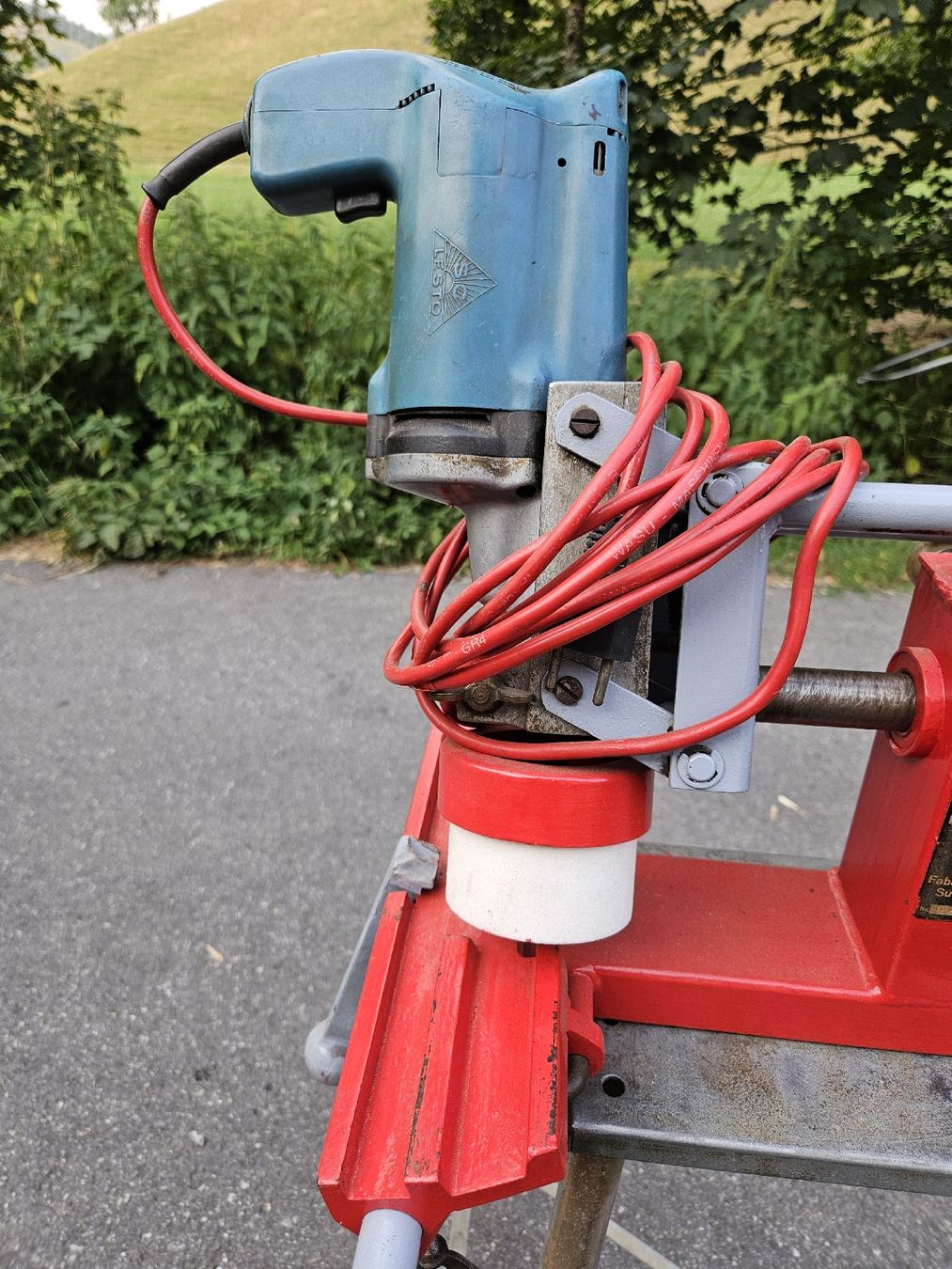 Aiguiseuses & polisseuses: Rotax Messerschleifgerät – D'occasion à Langnau i. E. par garfidu