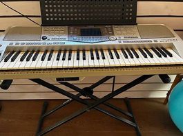Keybord / synthétiseur PSR 2100 Yamaha
