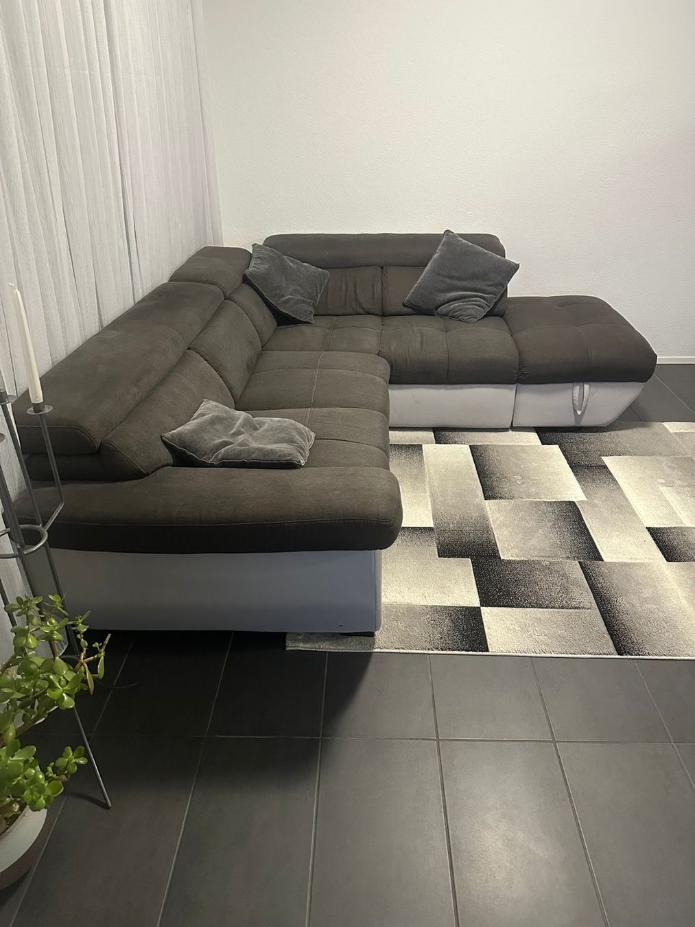 Divani: Ecksofa mit Bettfunktion & Stauraum | Dunkelgrau/Weiss | ... – Usato da oftringen venduto da rai_lb5s 4