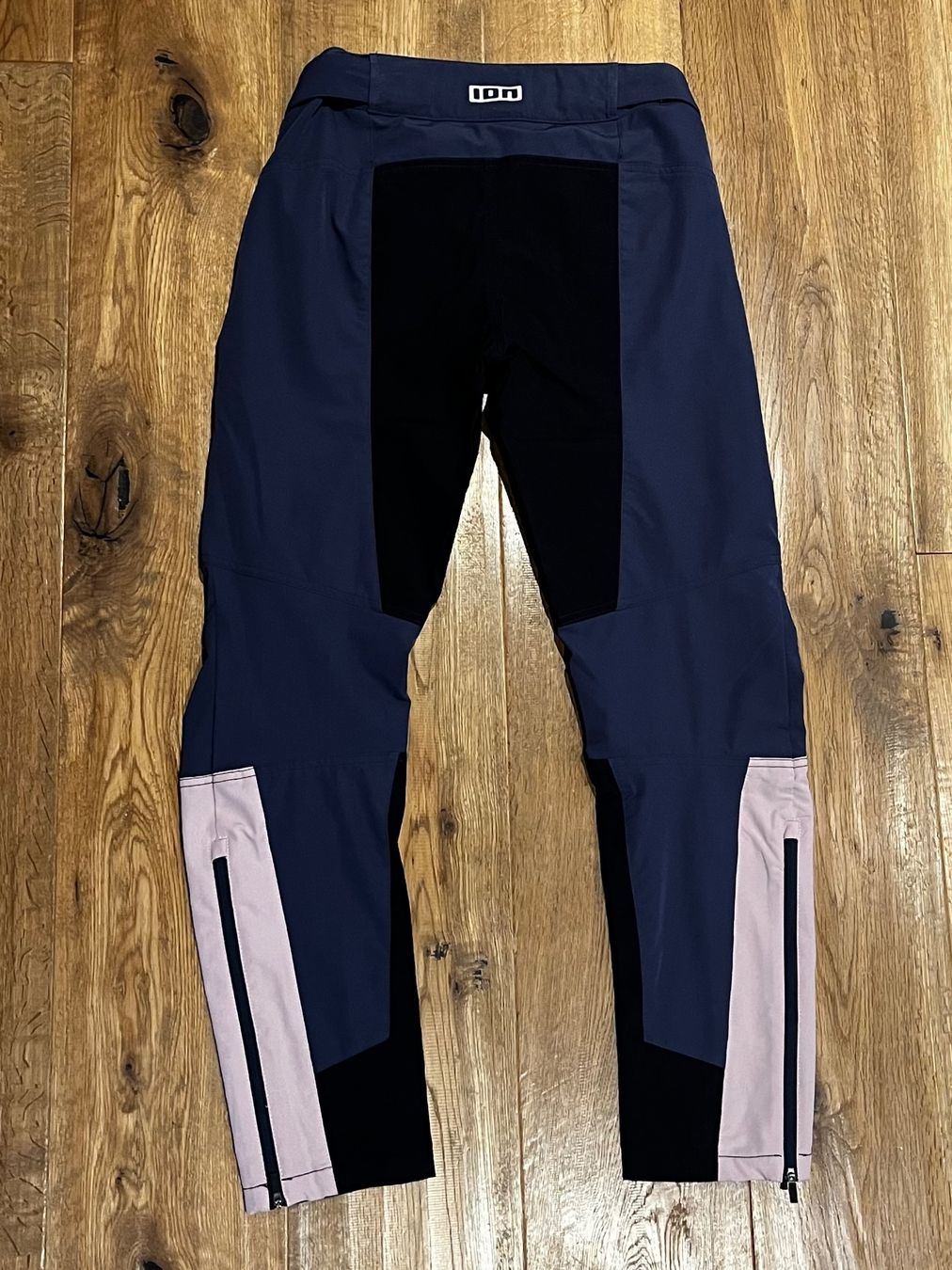 Pantaloni: ION Damen MTB-Hose lang anthrazit/rosa – Usato da Wangenried venduto da Going 1