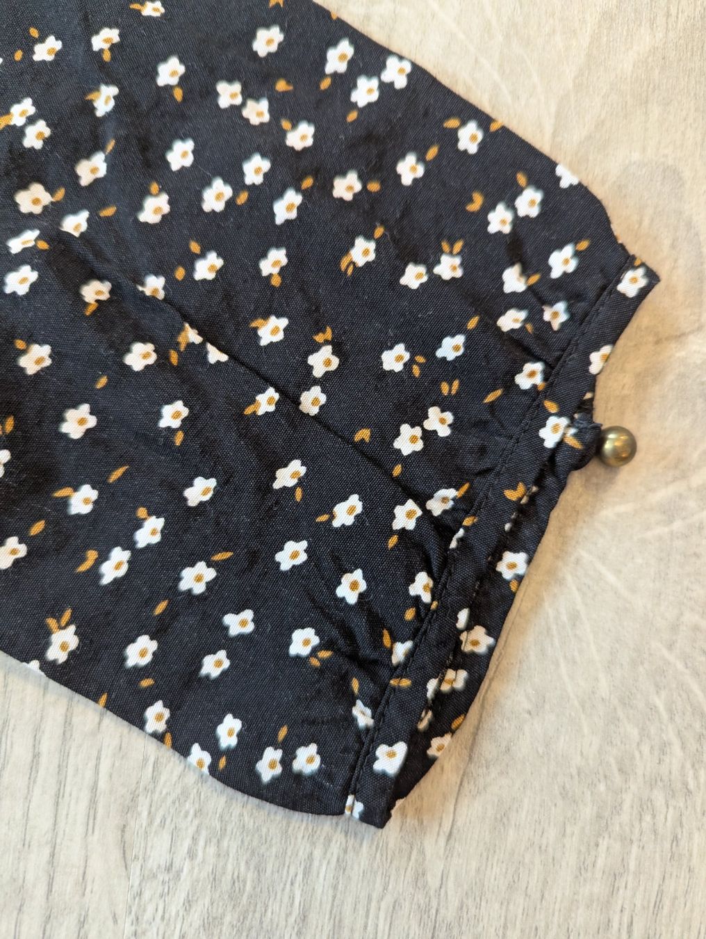 Camicette: Forever21 Bluse, schwarz geblümt Gr. M/36 – Difettoso da Goldingen venduto da YouAreMySunshine 3
