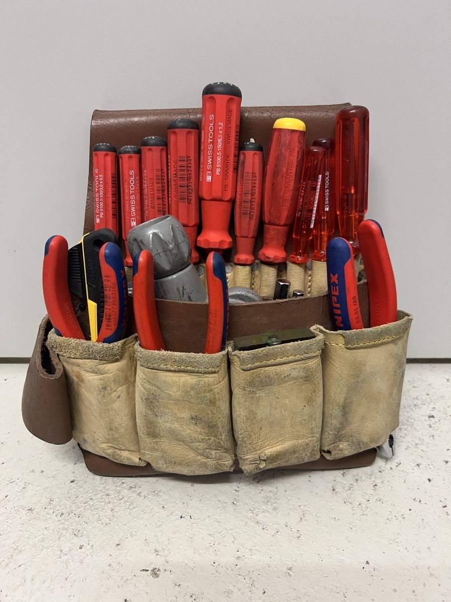 Alle Werkzeuge: Elektriker Werkzeugtasche  – Gebraucht aus Holziken von 181281 2